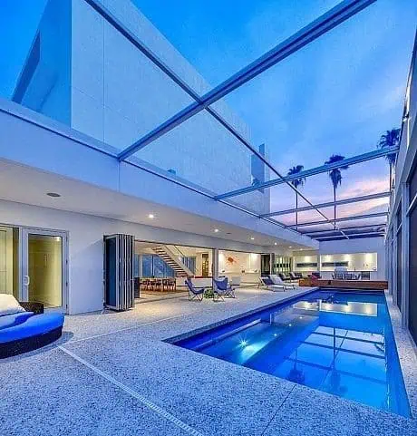 مظلات لكسان شفاف